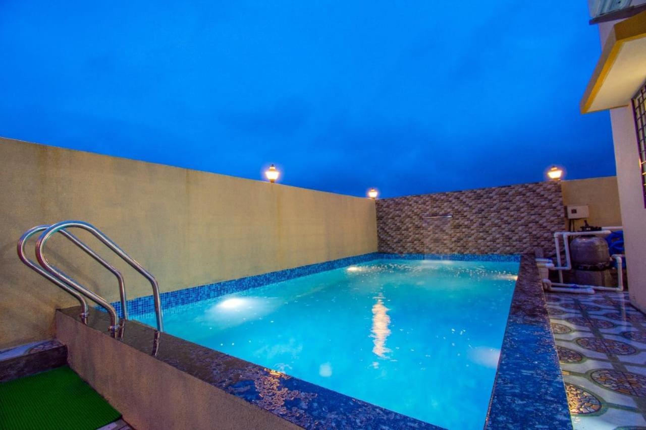 Villa Beauty And The Beast 4Bhk Lonavla Exterior foto